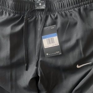Woman’s Med Nike Track Pants